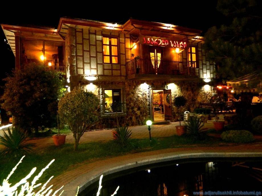 Real Palace Batumi Bagian luar foto
